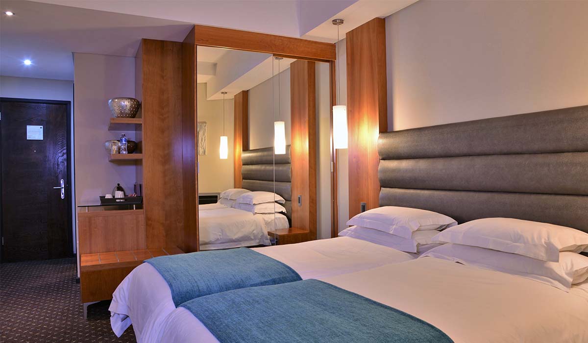 Standard Room - Bedroom - Premier Hotel O.R. Tambo