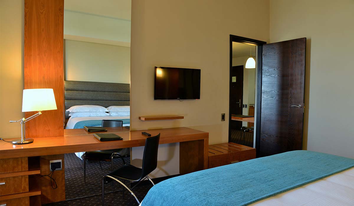 Suites - Bedroom - Premier Hotel O.R. Tambo